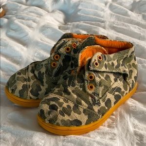 Toddler Tom’s shoes